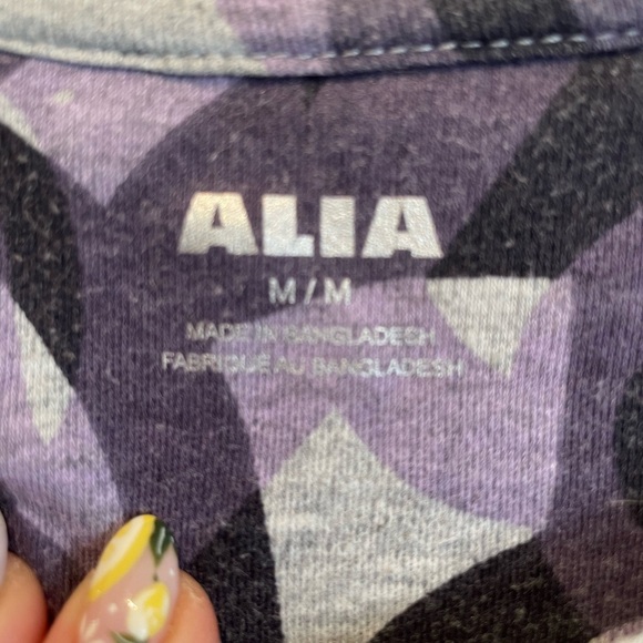 Patterned top with gems - Picture 4 of 5